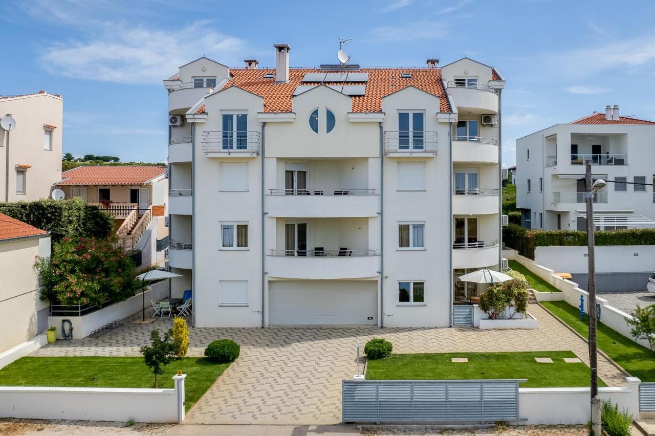 Villa Mirela Petrcane Exteriör bild